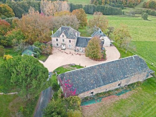 Saint-Germain-les-Vergnes Bed & Breakfast | Domaine de la Clauzade