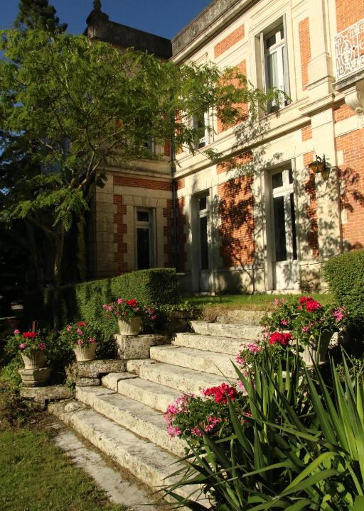 Montmoreau-Saint-Cybard Bed & Breakfast | Domaine de Champ rose