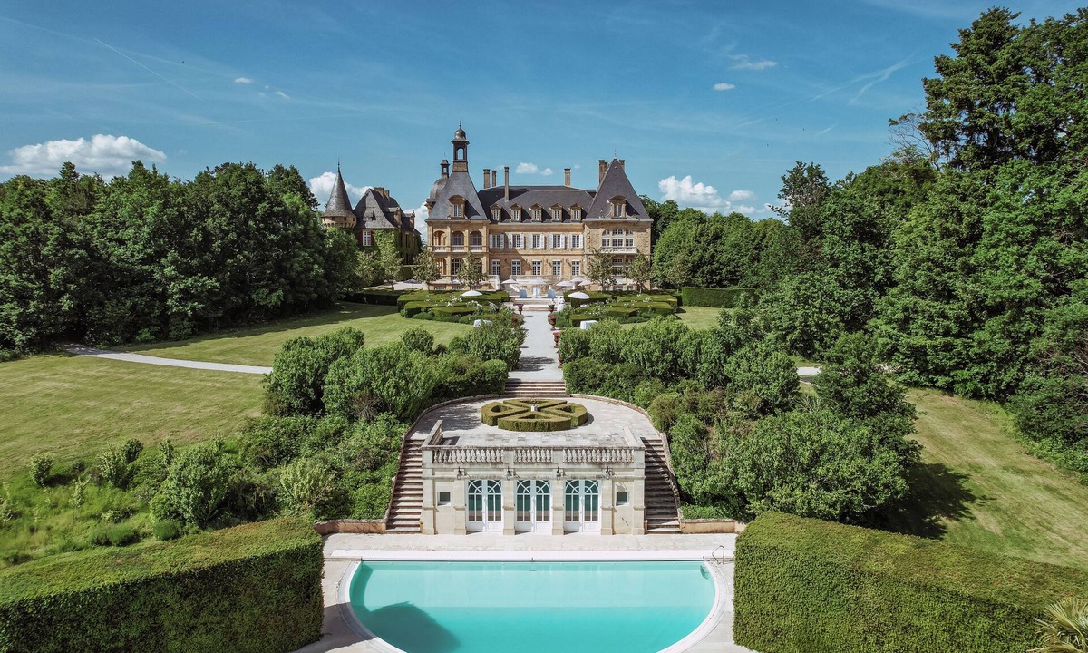 Saint-Medard-d'Excideuil RV Rental | Domaine d'Essendiéras