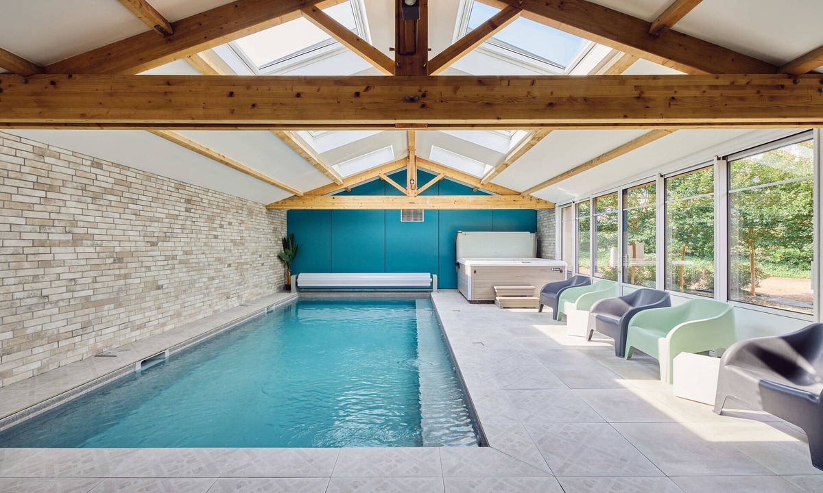 Saint-Vincent-sur-Jard Cottage | Domaine de la Coutardière 15 beds/Inner poo