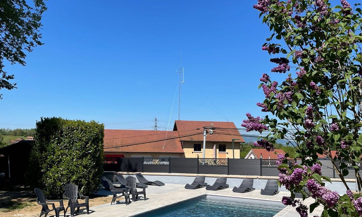 La Batie-Montgascon Cabin | Domaine Harmonia