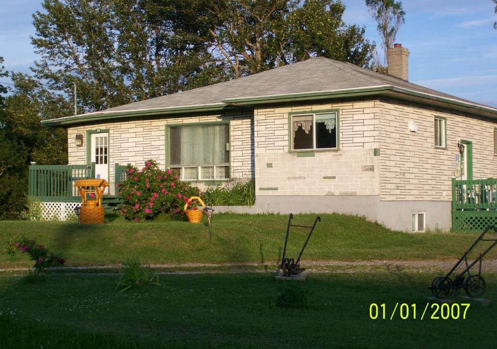 Capucins Bed & Breakfast | Domaine Joseph Ross Bed and Breakfast