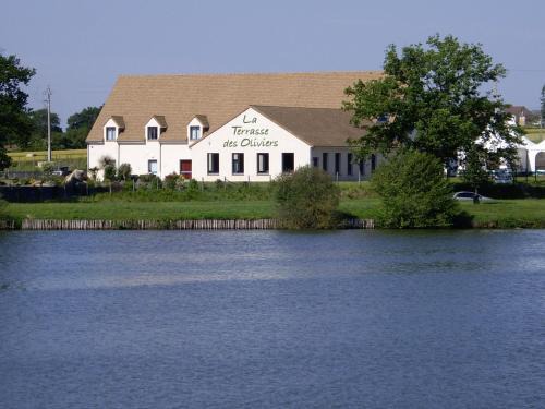 Mansigne House | Domaine La Terrasse des Oliviers