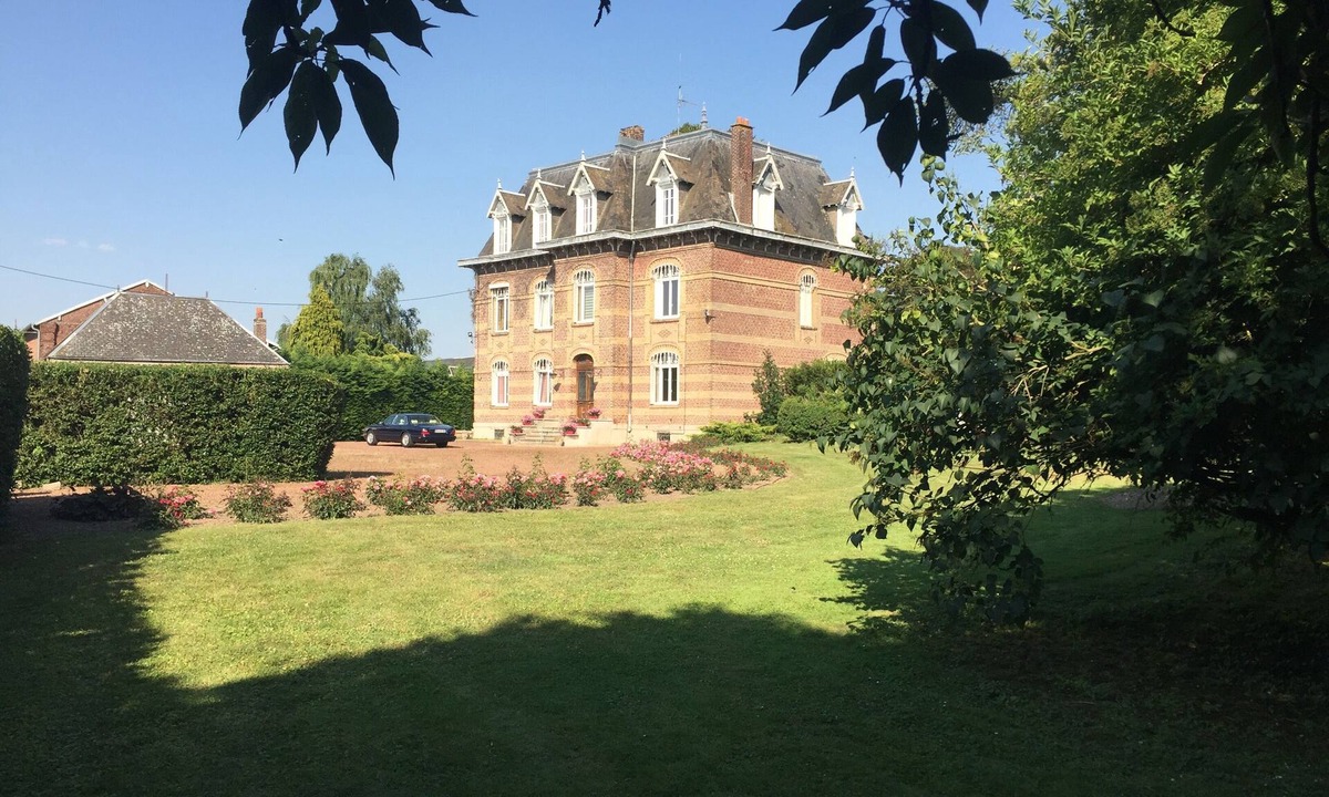 Croix-Moligneaux House | Domaine Les Racines