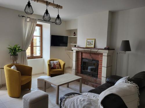 Doue-en-Anjou House | Domaine les roses du vieux chai