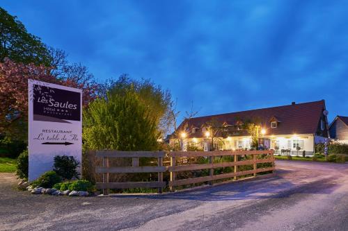 Favieres Hotel | Domaine Les Saules Hôtel Restaurant Spa