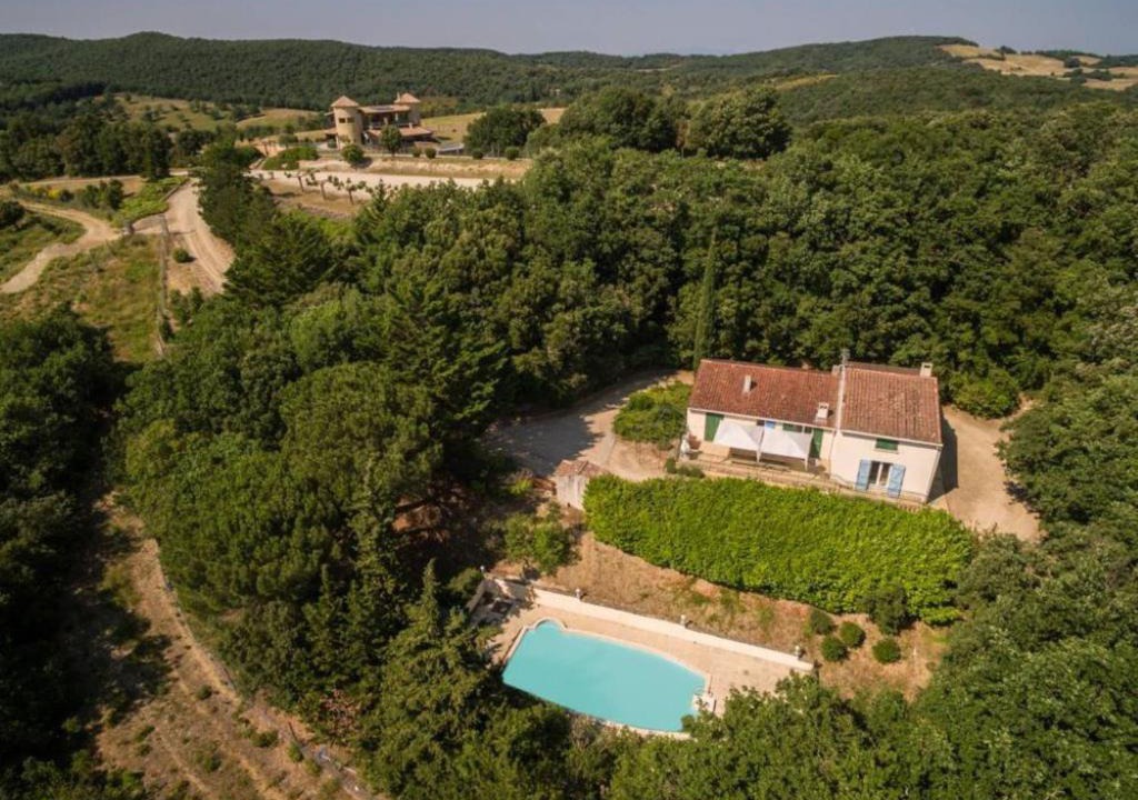 Villarzel-du-Razes Villa | DOMAINE LES TOURTINES 28 PERSONNES AVEC PISCINES PRIVEES
