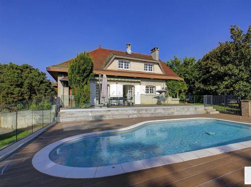 Les Abrets en Dauphine Villa | Domaine Magnolia
