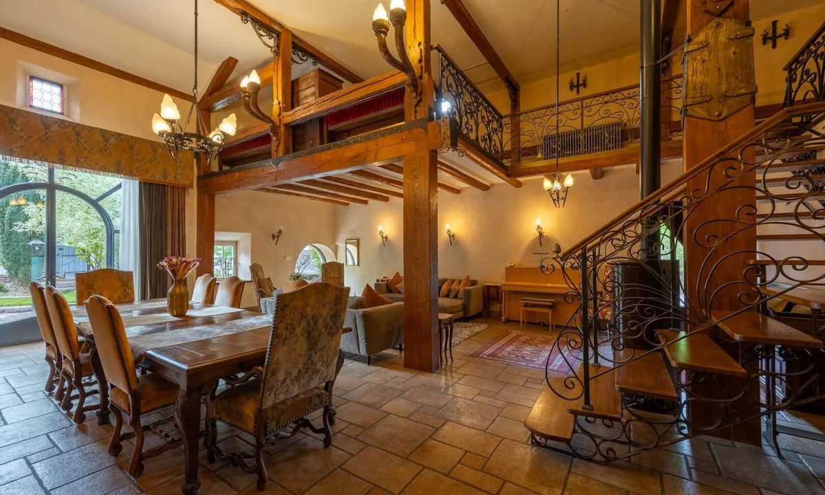 Taintrux House | Domaine Macky