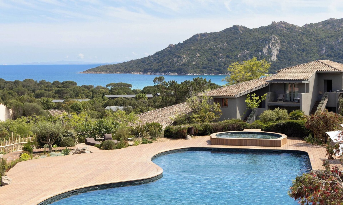 Santa Giulia House | Domaine Santa Giulia Palace