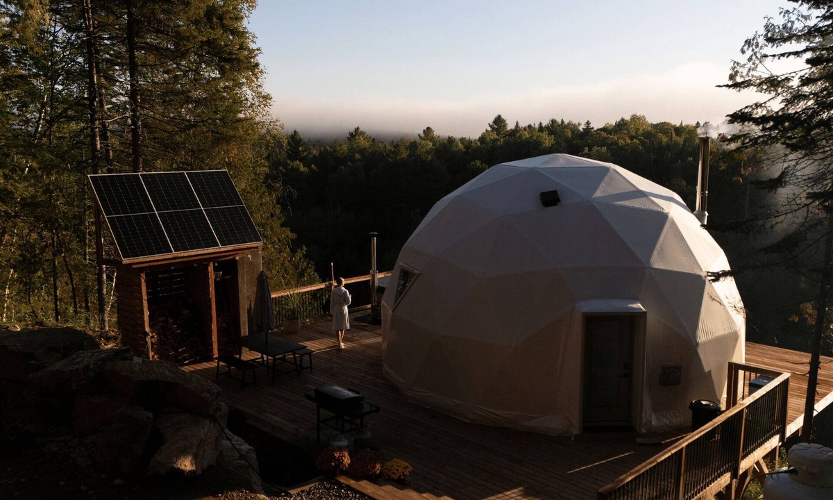 Saint Come Cabin | Dome 02 - The Hemlock, La Pruche | Vue Panoramique, Spa Privé & Douche Extérieure