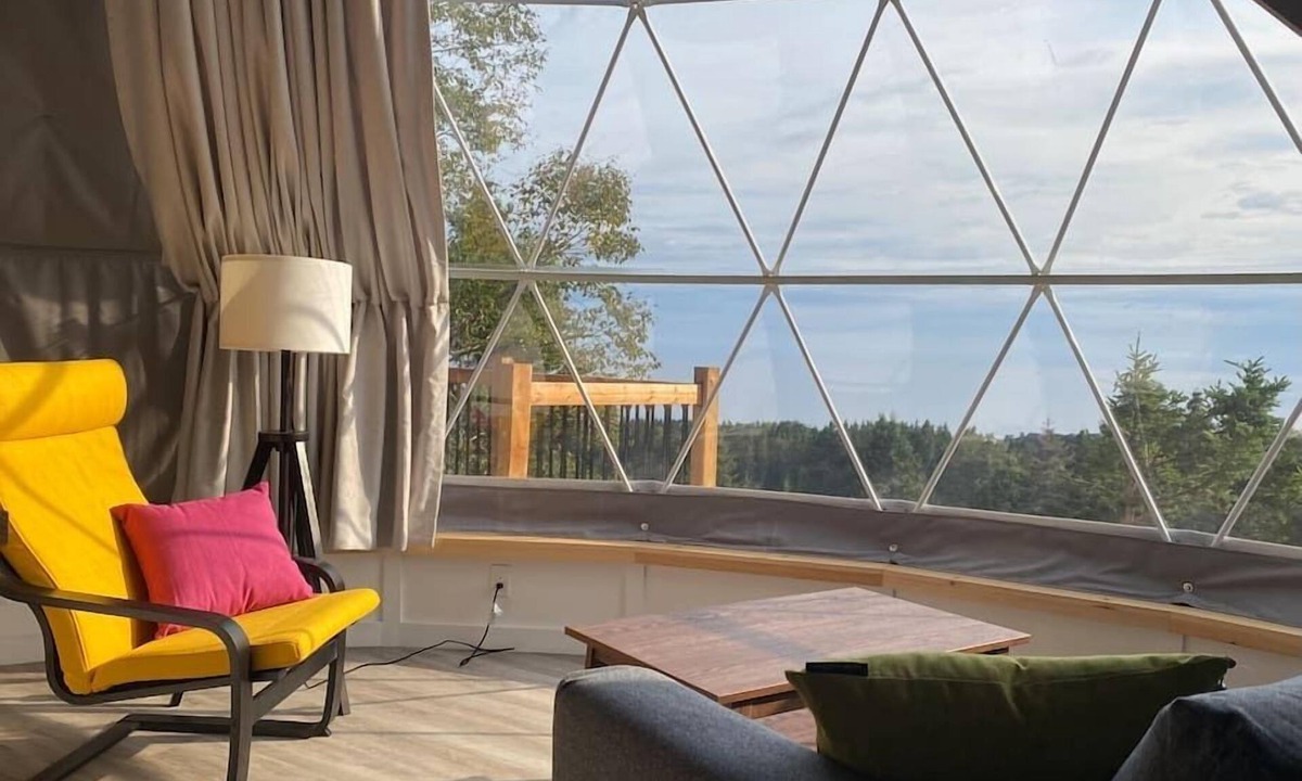 Perce Ski Chalet | Dome #4 ocean view at Domaine Renard