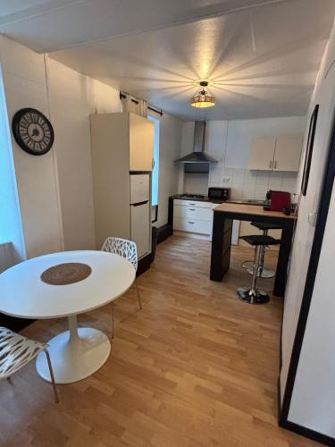 Vaucouleurs Apartment | Domino