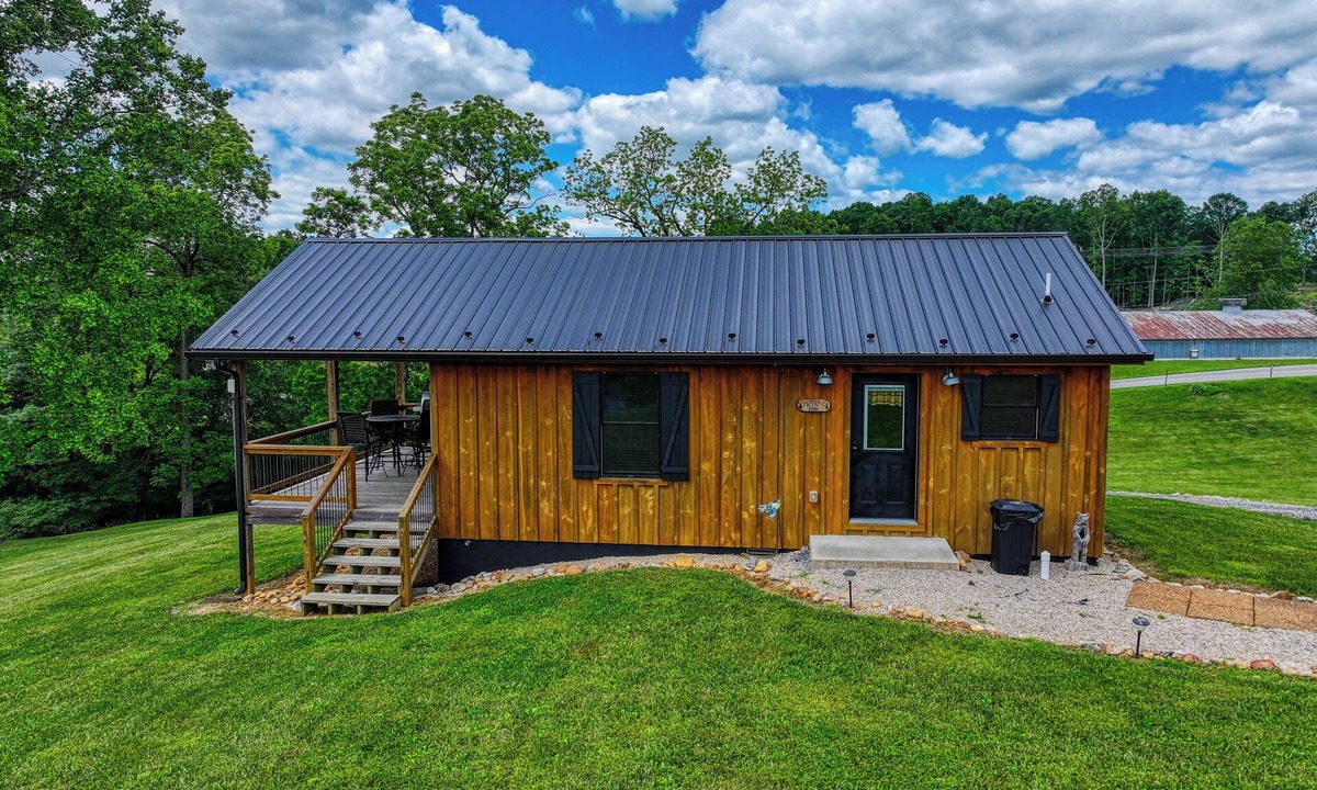 Bristol Cabin | Don's Den Riverfront cabin on the South Holston River