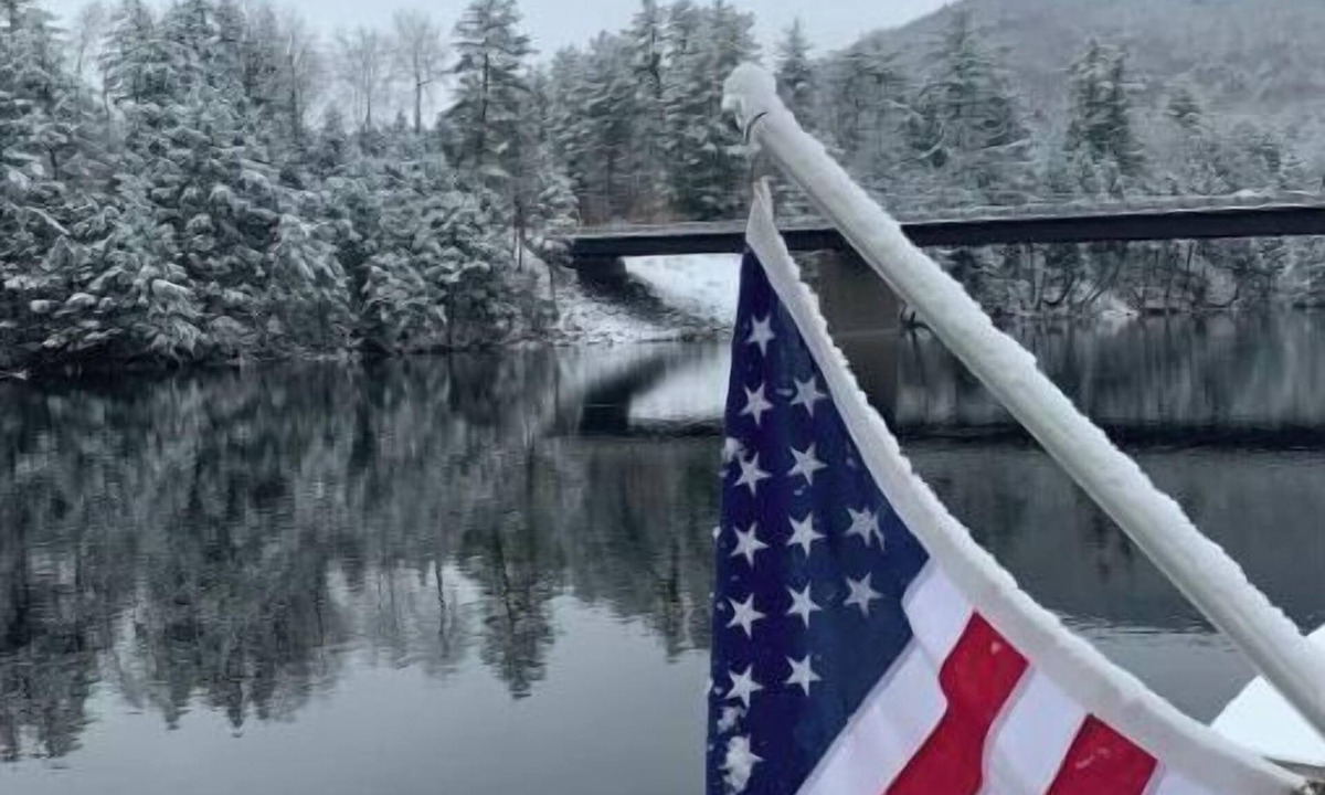 Lake Luzerne-Hadley Cottage | Donohue Riverview