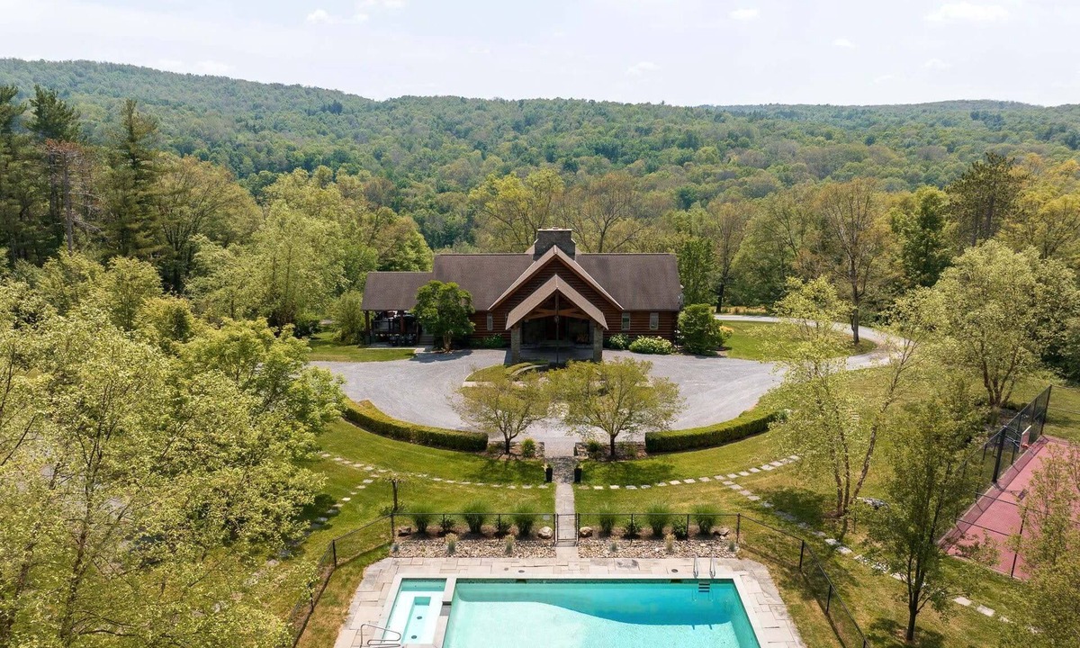 Ancram House | Doodletown Lodge & Cabin: Pool—Pickleball—Tennis+