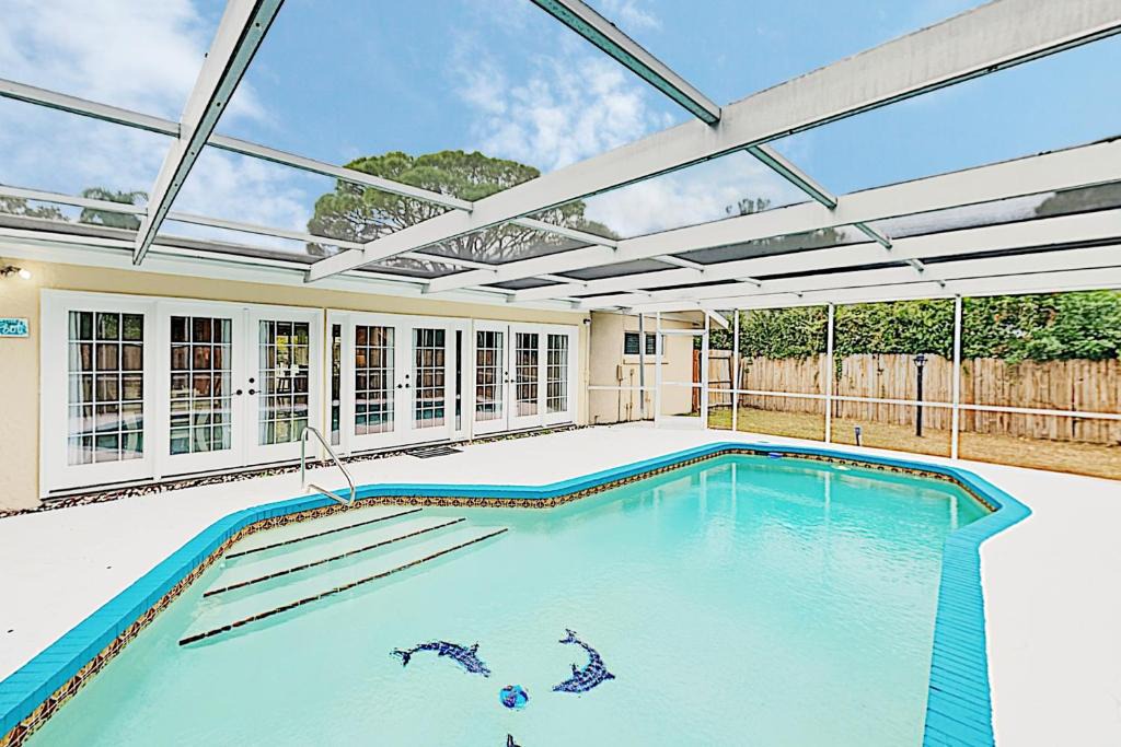 Bradenton House | Doplins Swin Spot