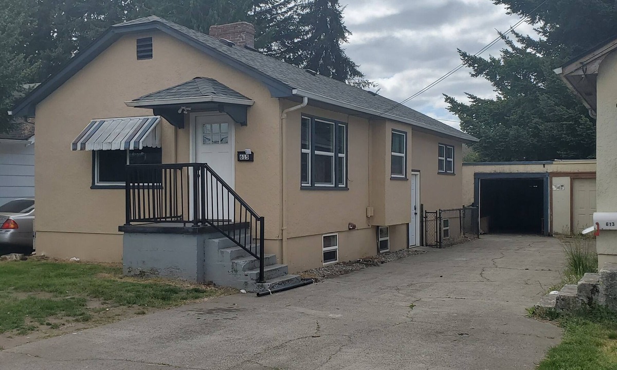 Centralia House | DORM STYLE HOUSING