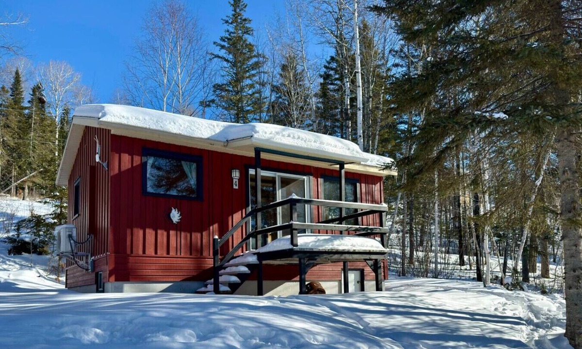 Pohenegamook House | Dormez à quelques minutes d’un autre pays CA/USA