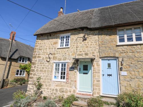 Burton Bradstock House | Dormouse Cottage