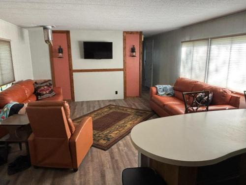 Hulett House | Dorothy's Hideaway