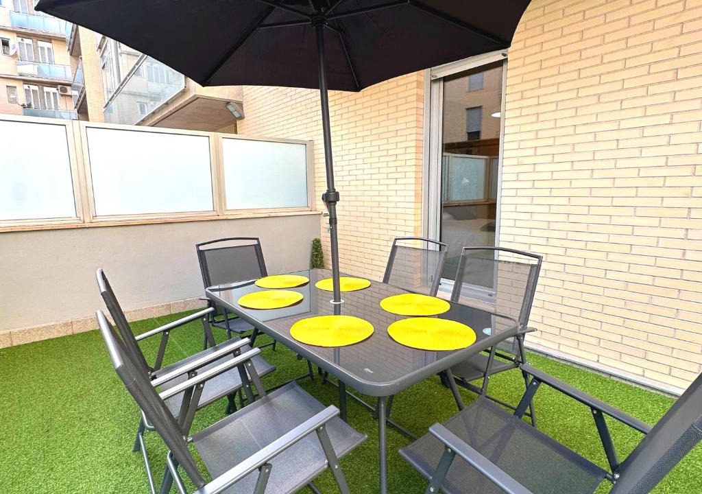 Barrio de Jesus Apartment | Dos Torres Las Comarcas - Amplia Terraza y Estacionamiento Gratuito