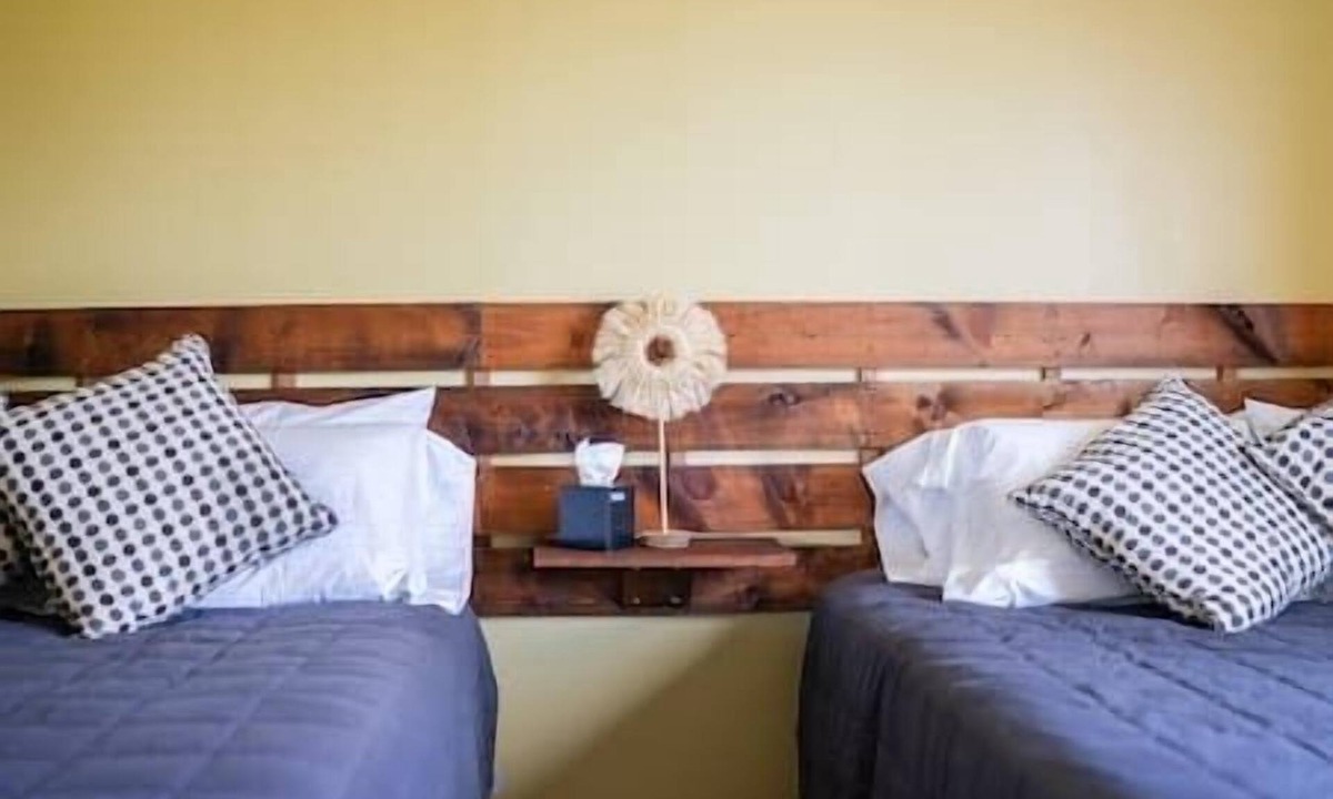 Ensenada House | Double Cabin #11 - Oak Point