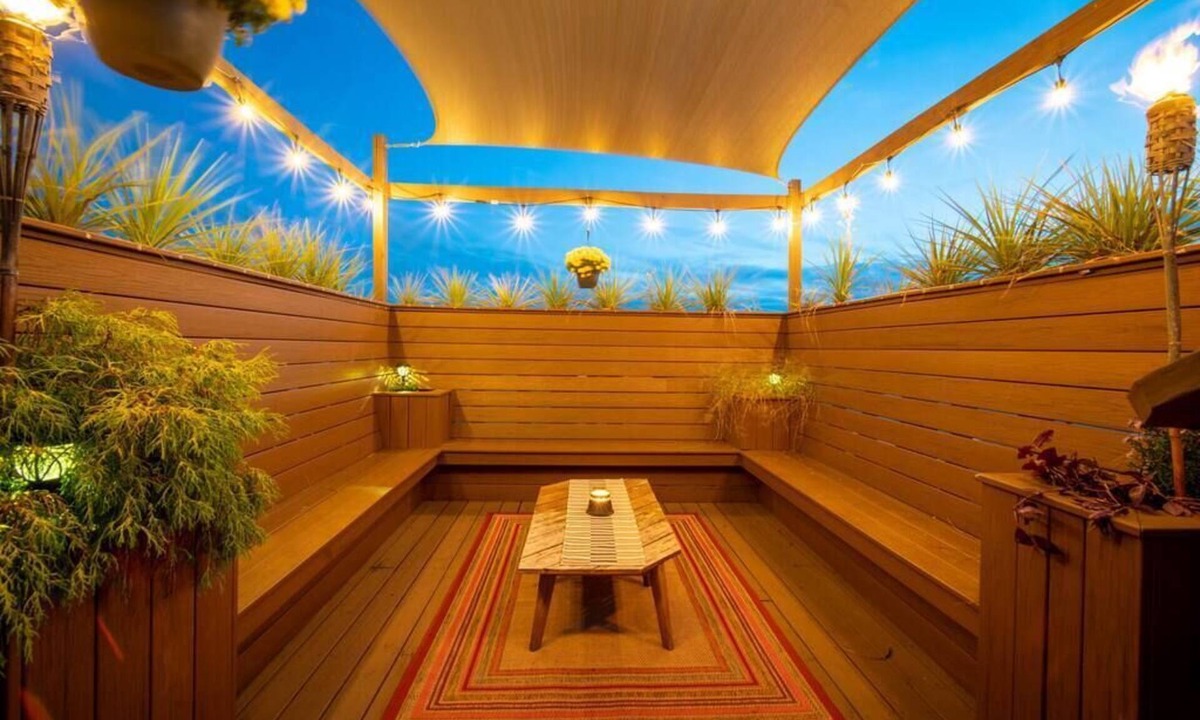 East Passyunk Crossing Apartment | Double Decker Roofdeck! Gorgeous View in Passyunk!