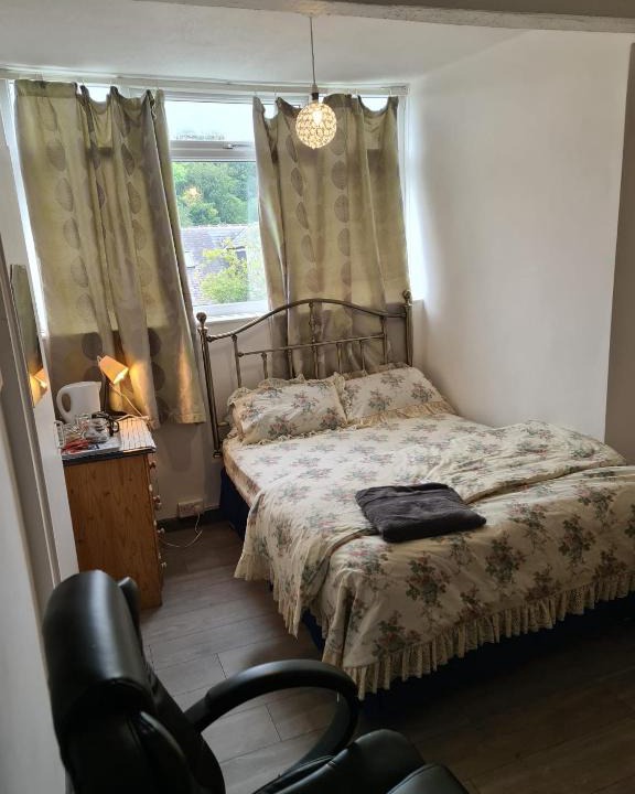 Sheffield House | Double En-suite bedroom