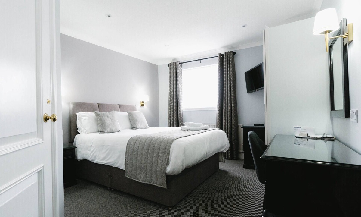 Ellon Hotel | Double Ensuite at New Inn Hotel