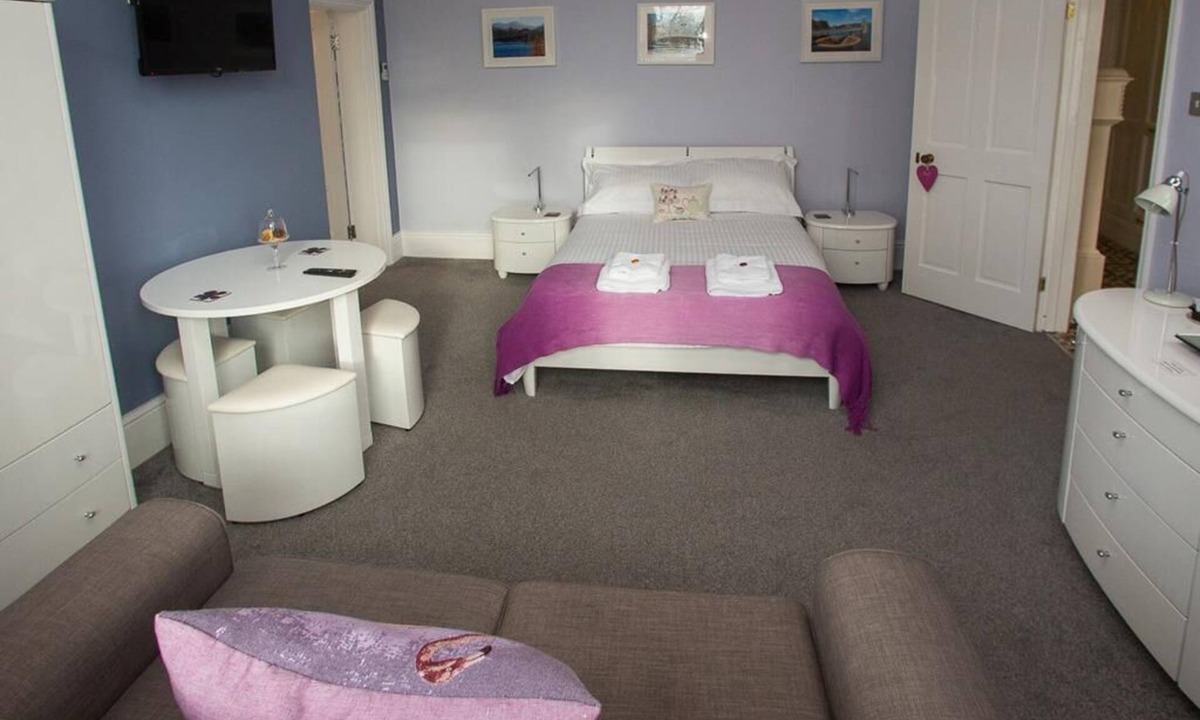 Park Apartment | Double-Ensuite-Studio 1 Sofabed Dwynwen Studio