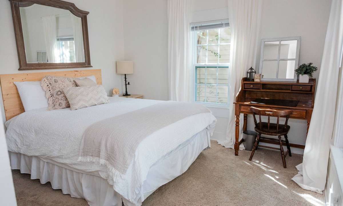 West Morningside House | Double Everything - Sleeps 13nn
