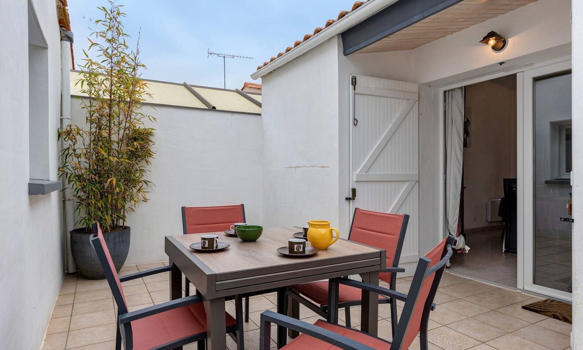 Olonne-sur-Mer Cottage | Double Gîte 3 and 4 with Private Terraces and Wi-Fi