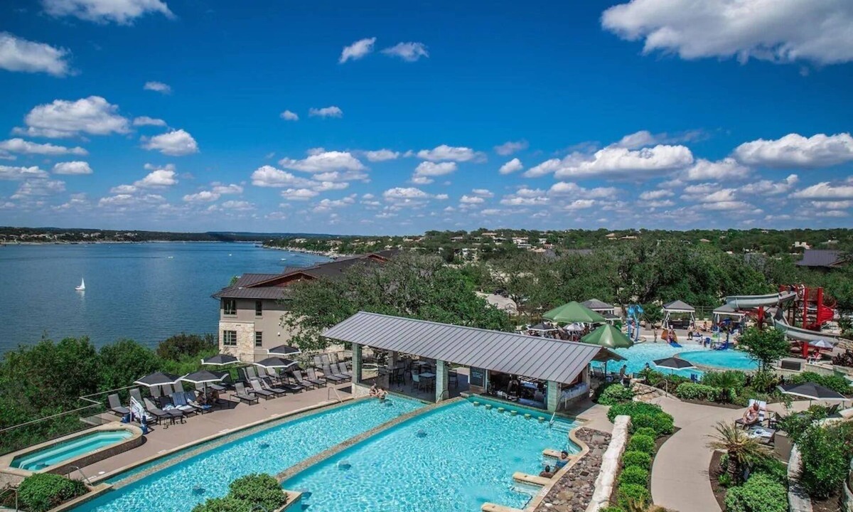 Lakeway Hotel | Double Queen with Balcony at Lakeway Resort & Spa, Pool