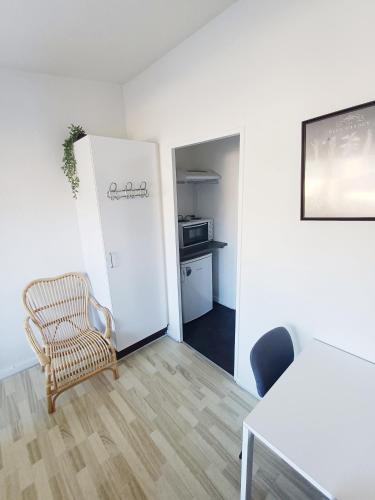 Norresundby Apartment | Double room 4 with Free Parking
