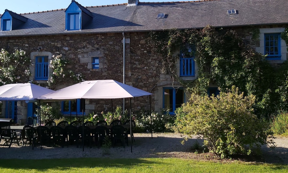 Calorguen Cottage | Double room-Comfort-Wet room-Garden view