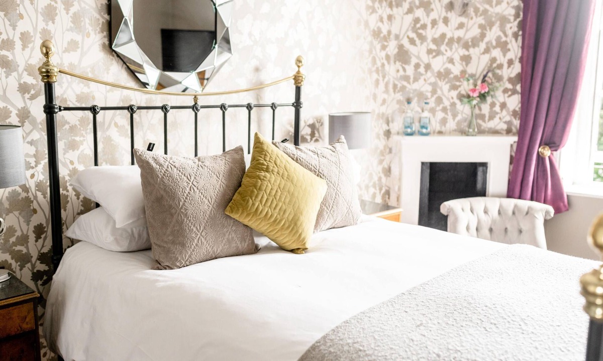 Longford House | double room ensuite cosy