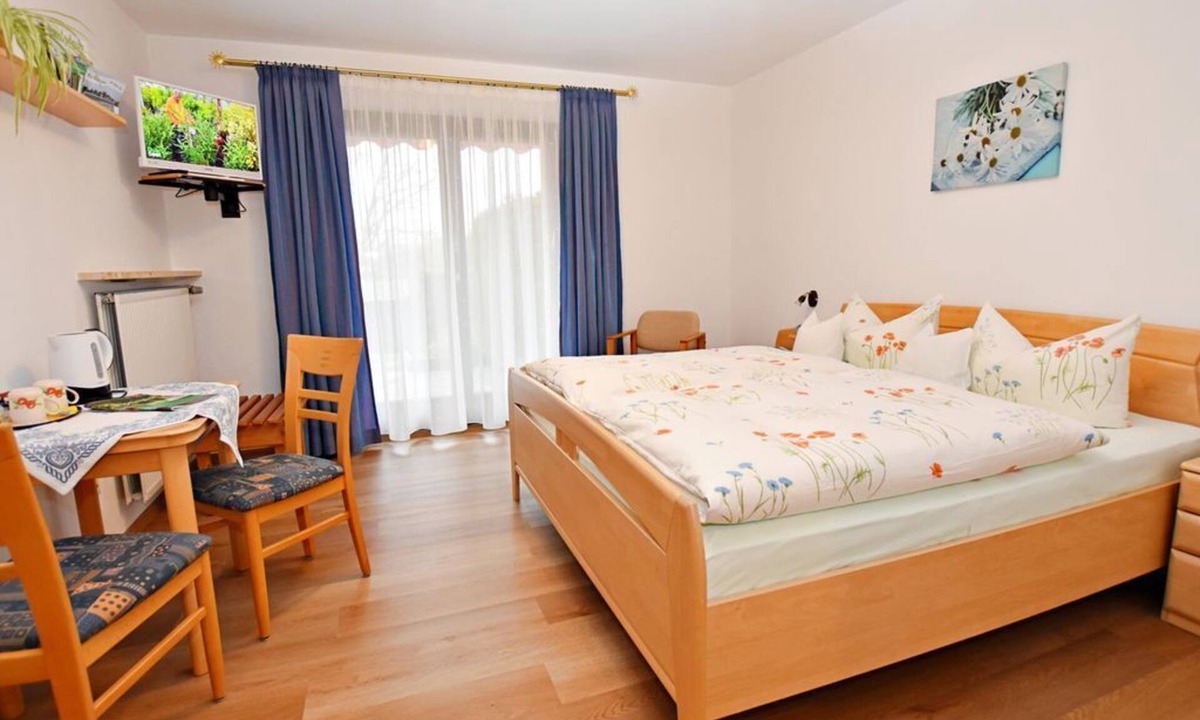 Bad Bayersoien House | Double room No. 2 - Gästehaus Bergfrieden
