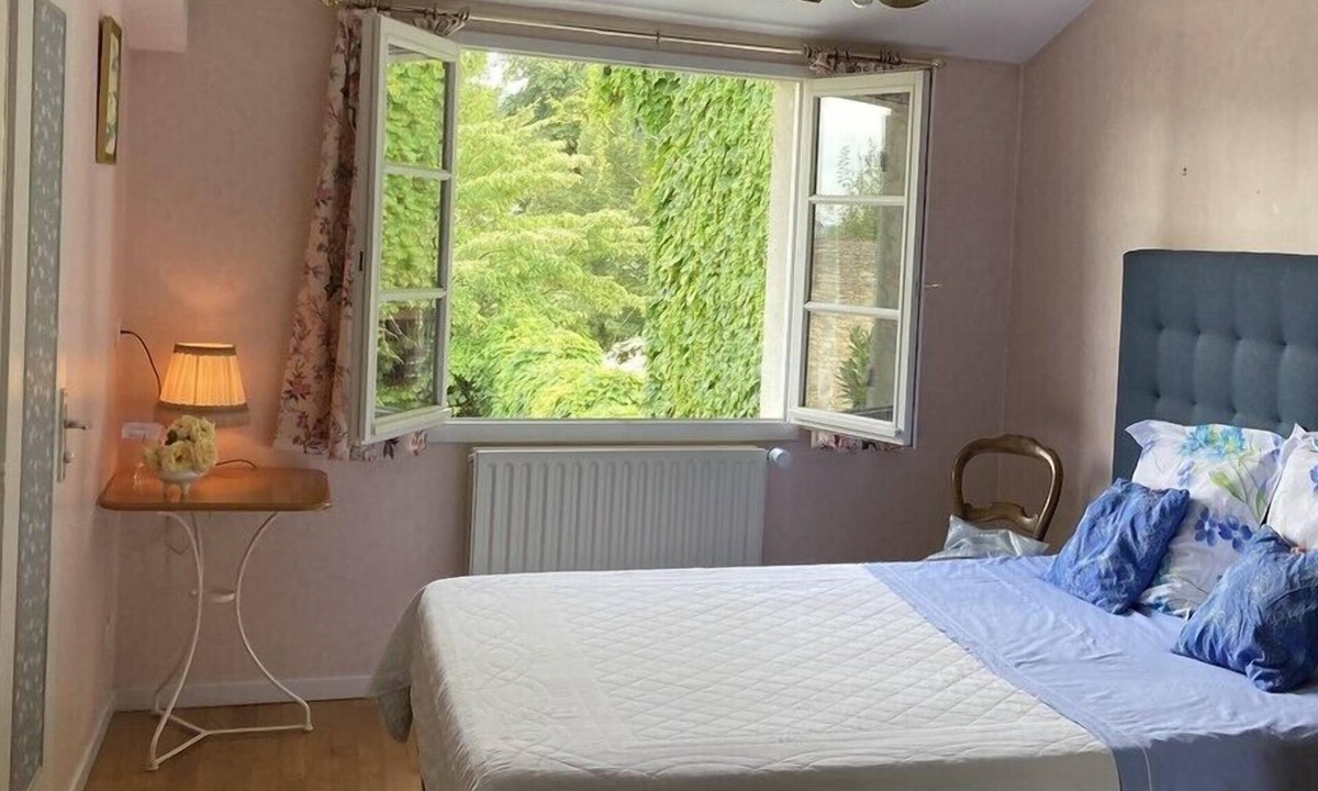 Remoncourt House | Double Room Queen Size with Garden View