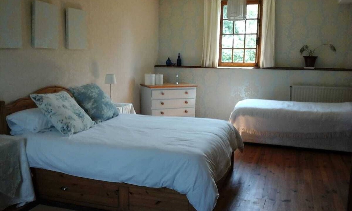 Lhomme House | Double room with additional single bed