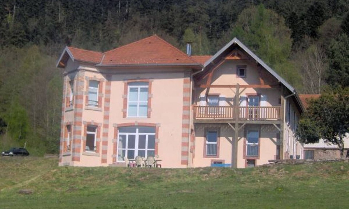Moyenmoutier Bed & Breakfast | Double Room with Breakfast in Historic Building