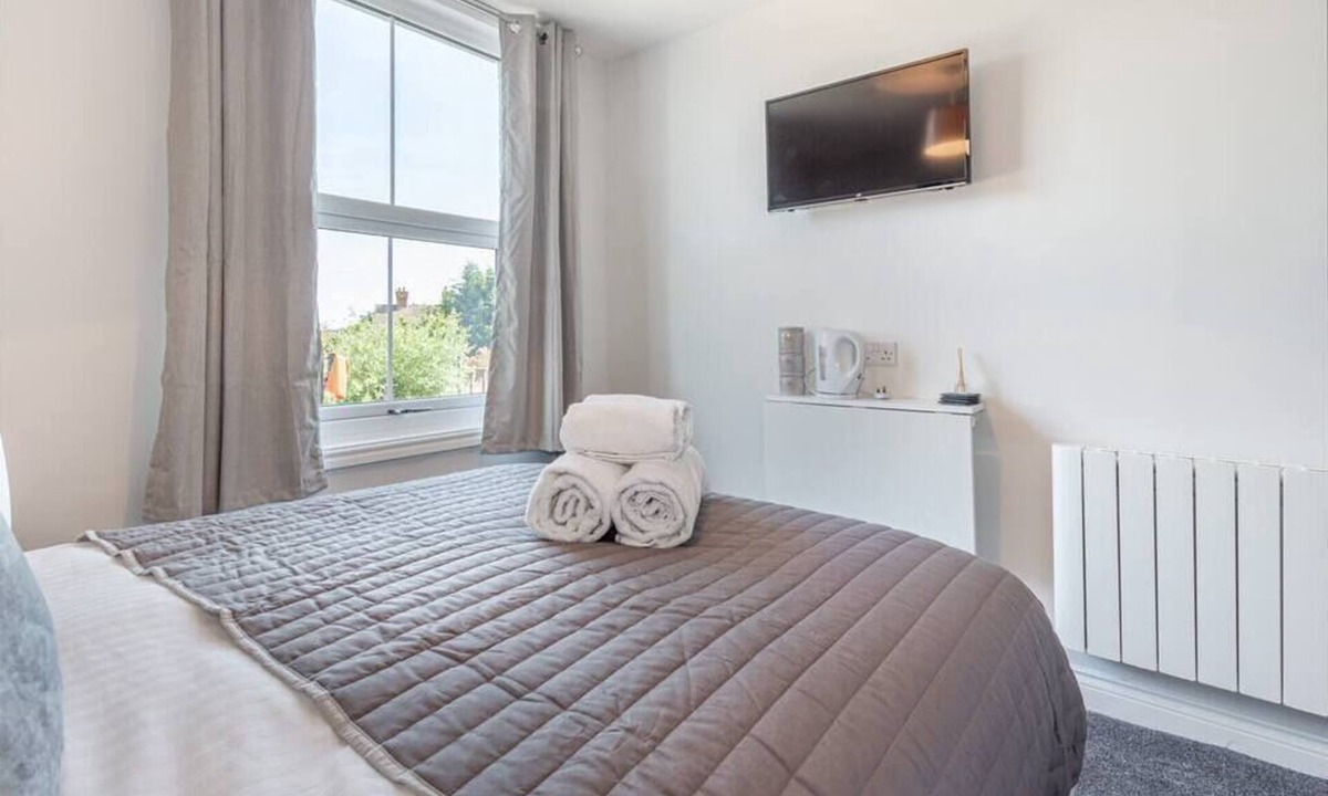 Grimley Apartment | Double Room with En-suite