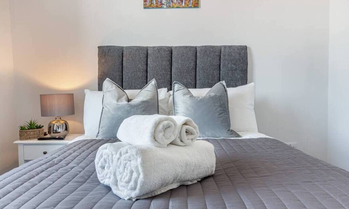 Grimley Apartment | Double Room with En-suite