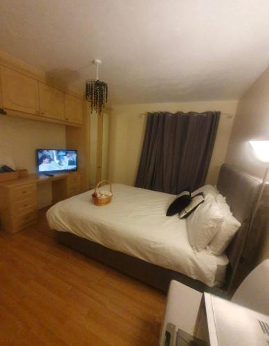 Thames House | Double size and Single room in Barking