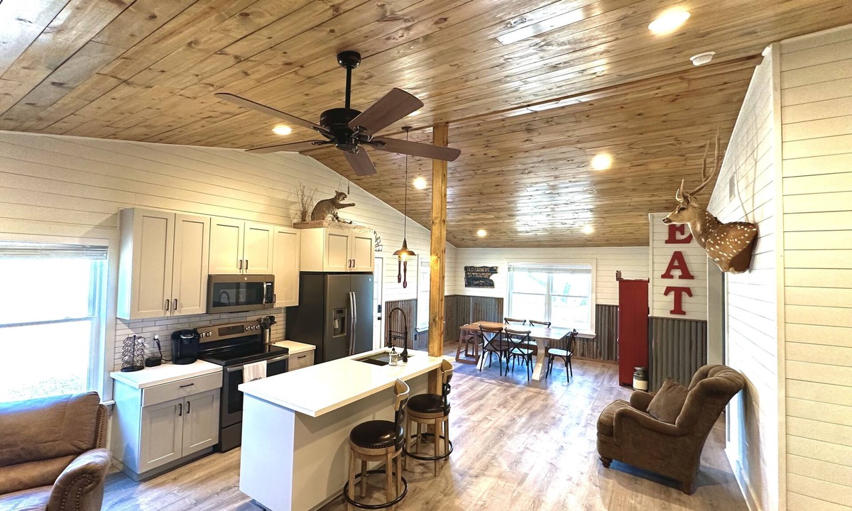 Telegraph Other | Double T Ranch House