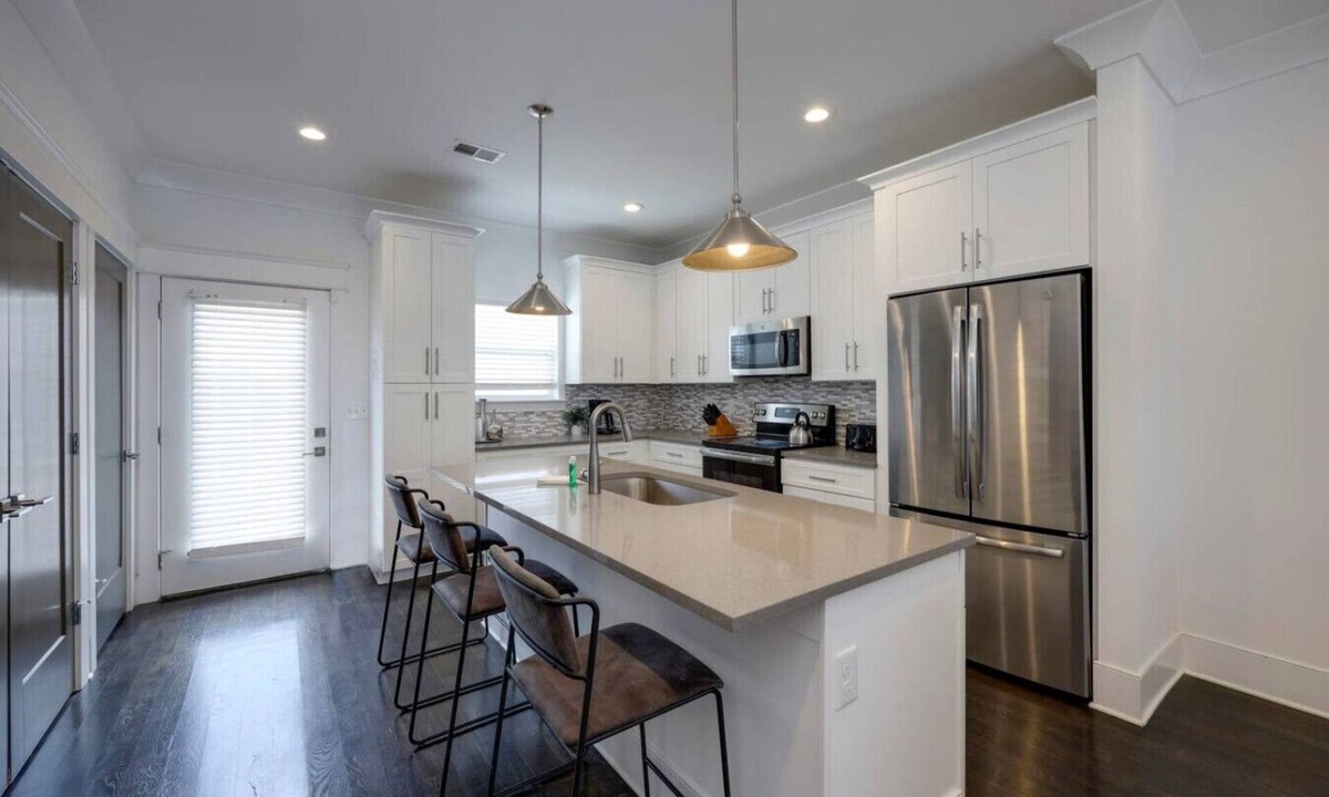 Charlotte Park Villa | Double Townhomes - Elegant Design - Big Groups