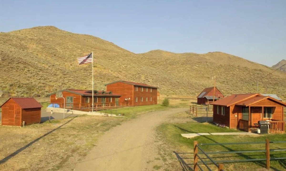 Blaine County Apartment | Double Twin Private Room