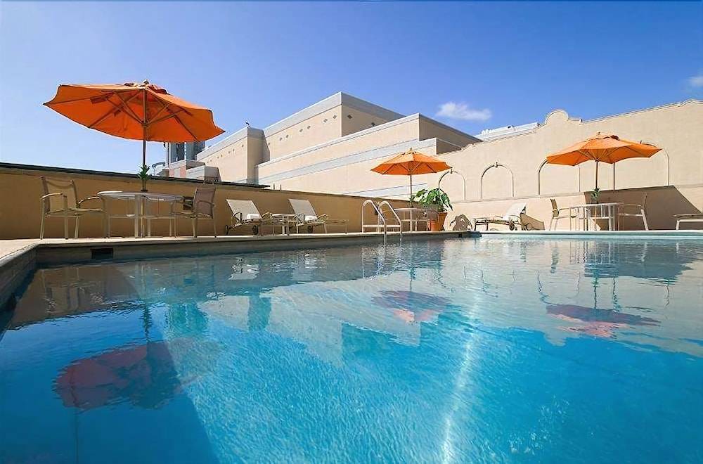 Downtown Memphis Hotel | DoubleTree by Hilton Memphis Downtown