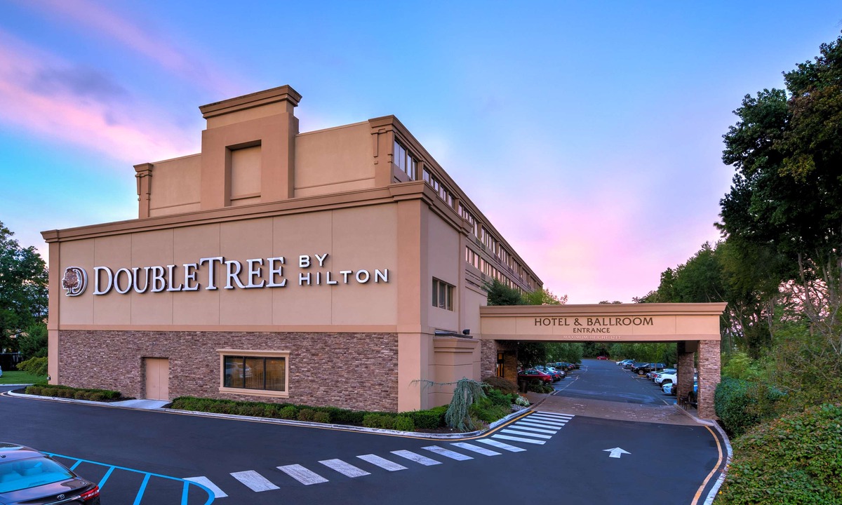 Tinton Falls Hotel | DoubleTree by Hilton Tinton Falls-Eatontown