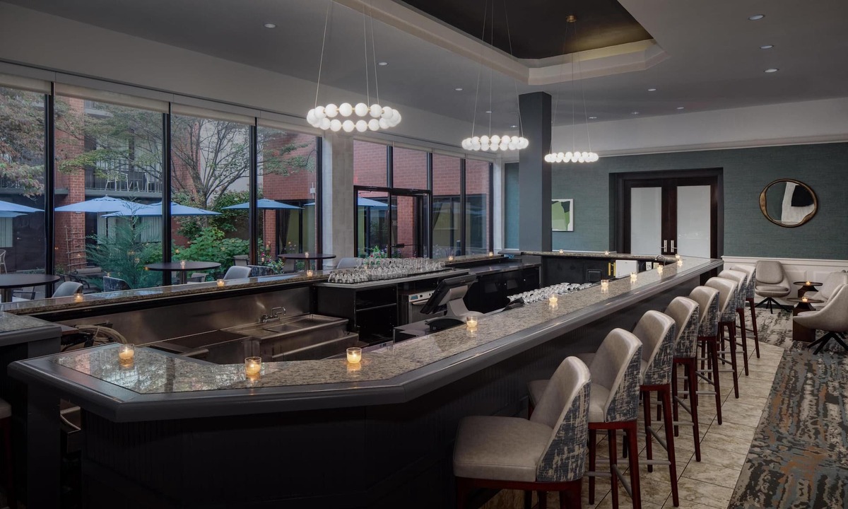 Andover Hotel | DoubleTree by Hilton Boston - Andover